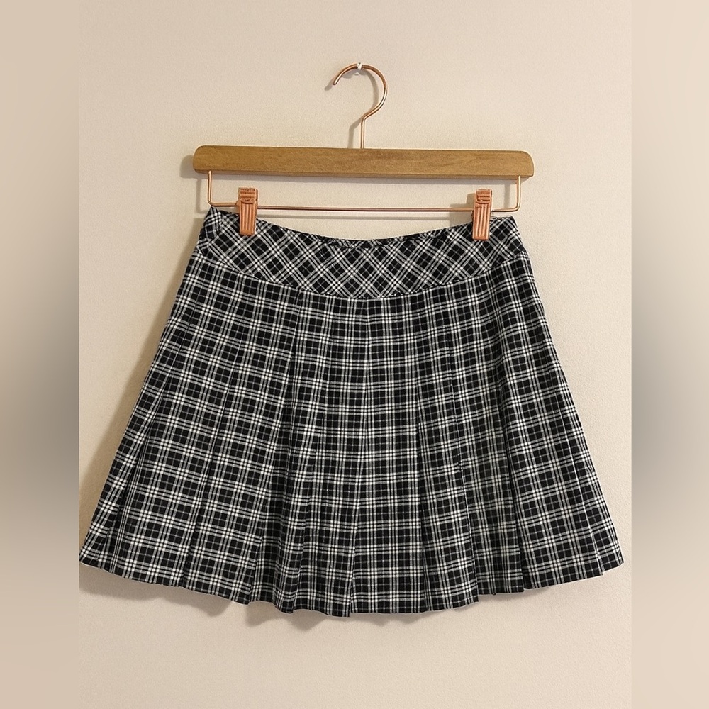 Burberry Plaid Black and White Skirt / Skort Size 6